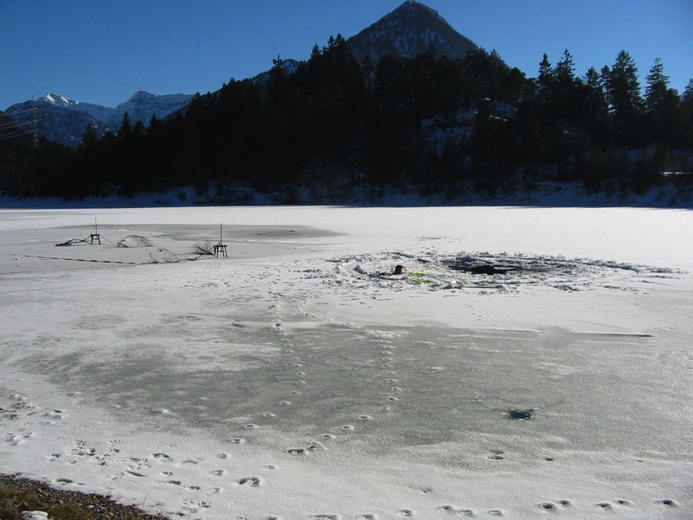 Urisee — Ice Dive — photo 01
