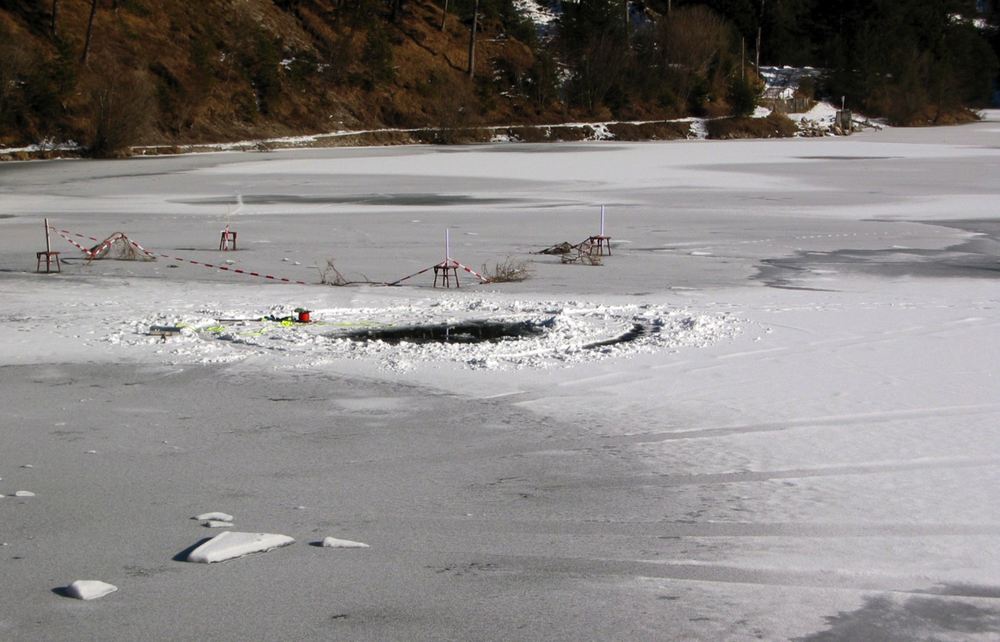 Urisee — Ice Dive — photo 02