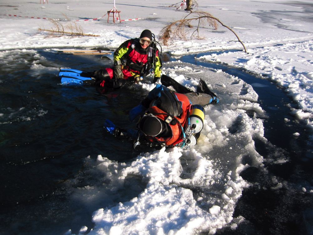 Urisee — Ice Dive — photo 03