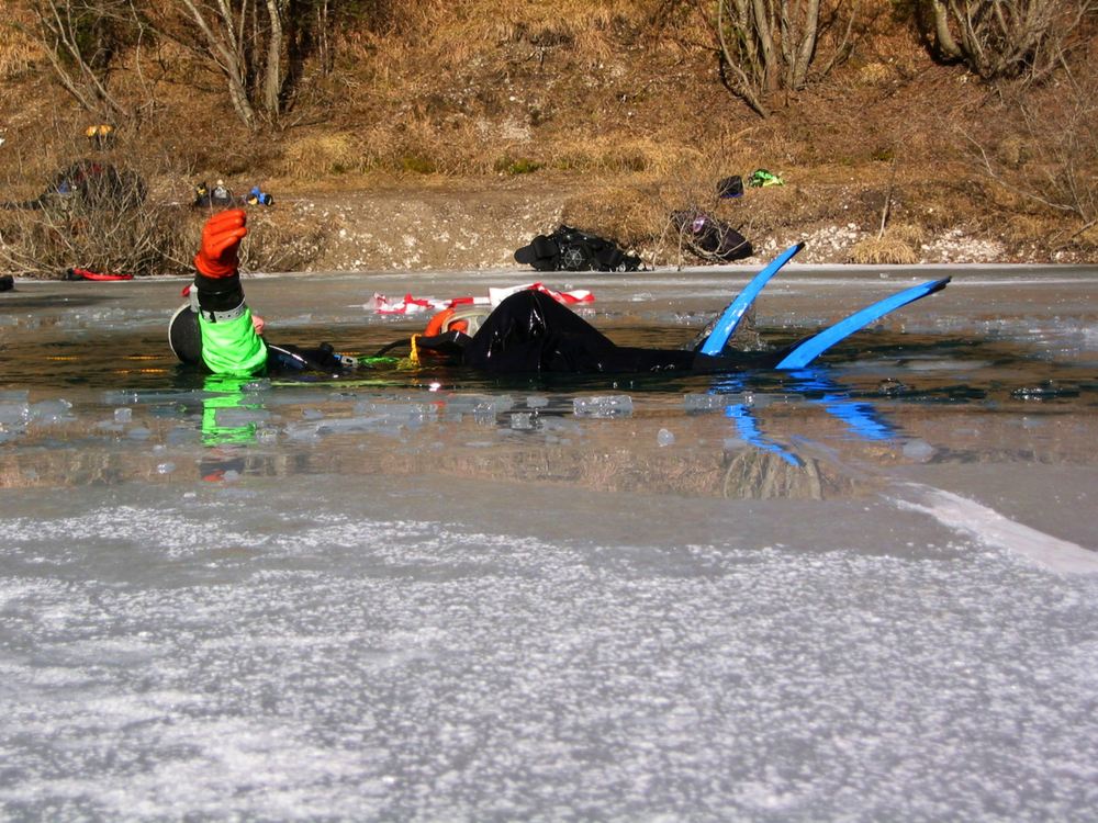 Urisee — Ice Dive — photo 12